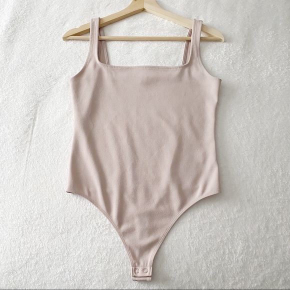 Express Square Neck Bodysuit - Picture 4 of 10